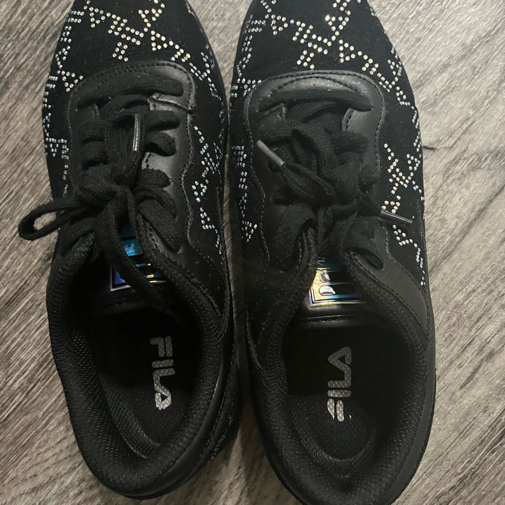Nice walking shoes also casual for night casual date